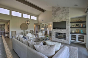 Luxe Golf Course Haven with Patio in Palm Desert